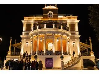 Get Friendly Local Guides with Colosseum Night Tours Get Friendly Local Guides with Colosseum Night Tours